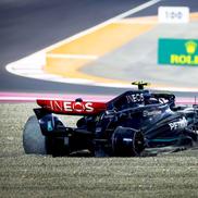 Mașinile Mercedes s-au acroșat la start, Hamilton a abandonat / Sursă foto: Imago Images