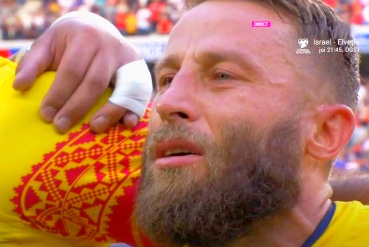Scene emoționante la România - Tonga » Florin Surugiu și-a luat rămas bun în lacrimi de la „stejari”