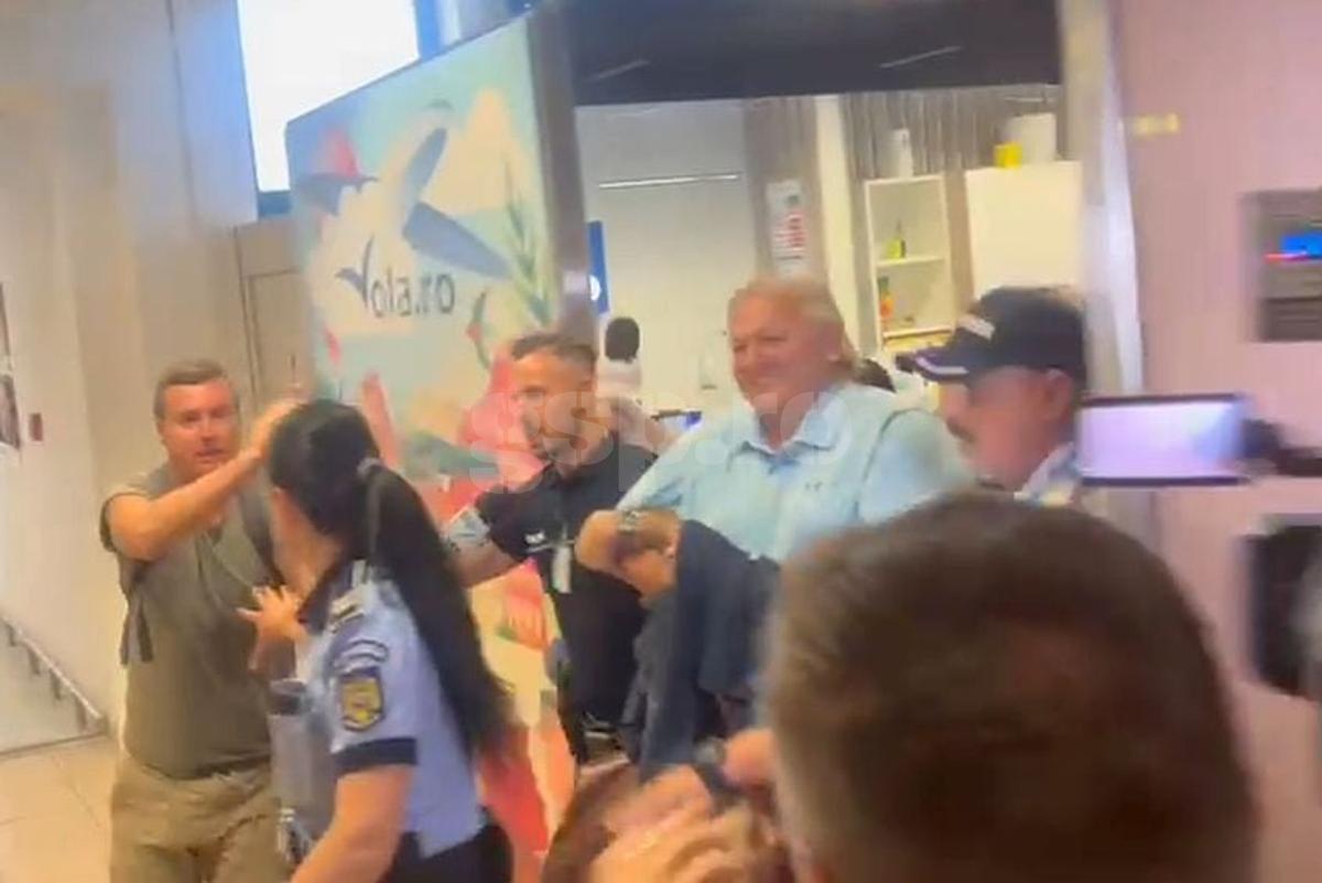 Sosire Dănuț Lupu. Fostul internațional a fost preluat de polițiști pe aeroportul din Otopeni
