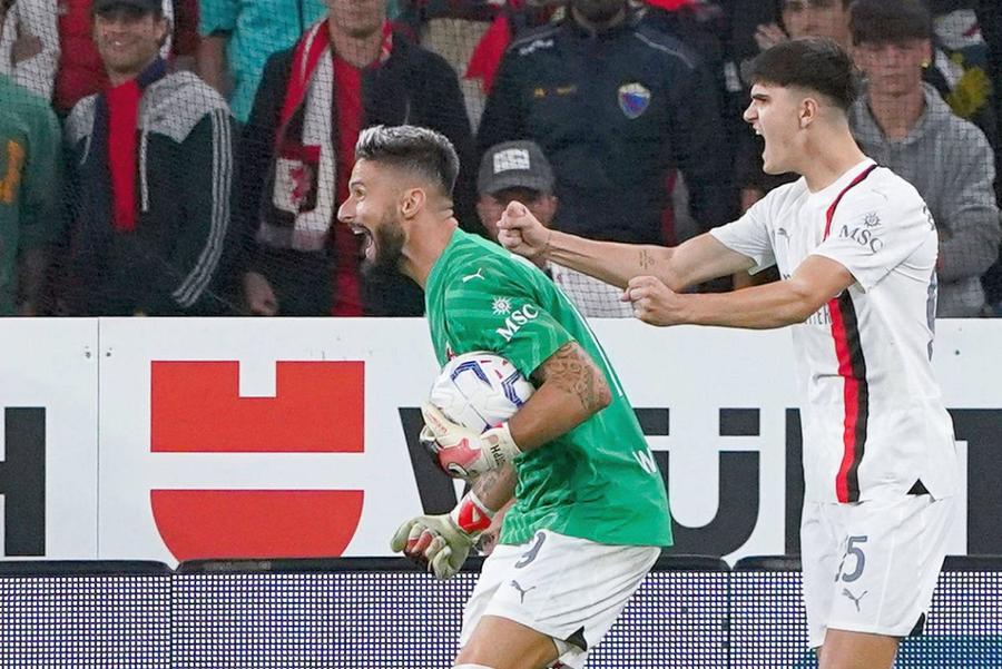 Olivier Giroud i-a extaziat pe fanii Milanului / Sursă foto: Imago Images AC Milan „l-a reprofilat” pe Giroud » Imaginea zilei pe site-ul oficial al „diavolilor”