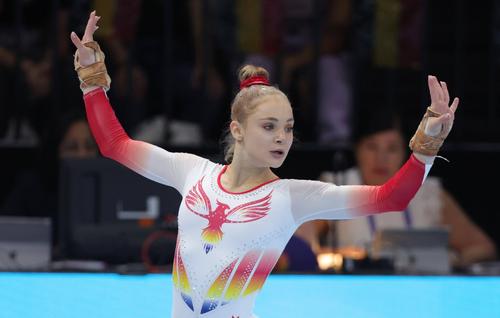 Sabrina Maneca-Voinea în timpul exercițiului de la sol în calificări FOTO Imago Images