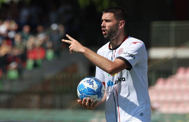 Suspendare-record în fotbal » Jucătorul acuzat de rasism și-a primit pedeapsa după aproape 3 luni