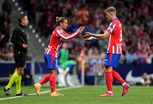 Antoine Griezmann (stânga) și Alexander Sorloth (dreapta) / Foto: Getty Images