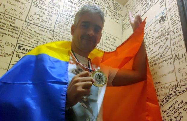 Românul Bogdan Zurbagiu a străbătut Canalul Mânecii, considerat Everestul înotătorilor de cursă lungă
