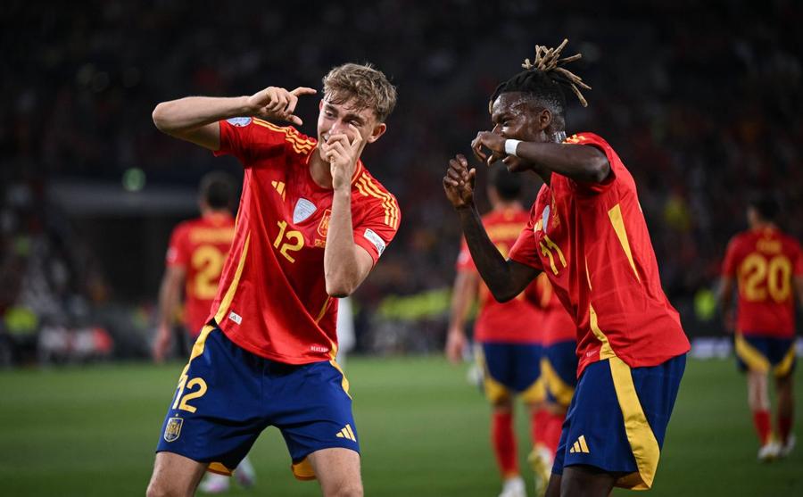 Dean Huijsen (alături de Nico Williams) are șase selecții la naționala Spaniei / Foto: Imago S-a accidentat și a părăsit cantonamentul naționalei + Cât va absenta de la Real Madrid