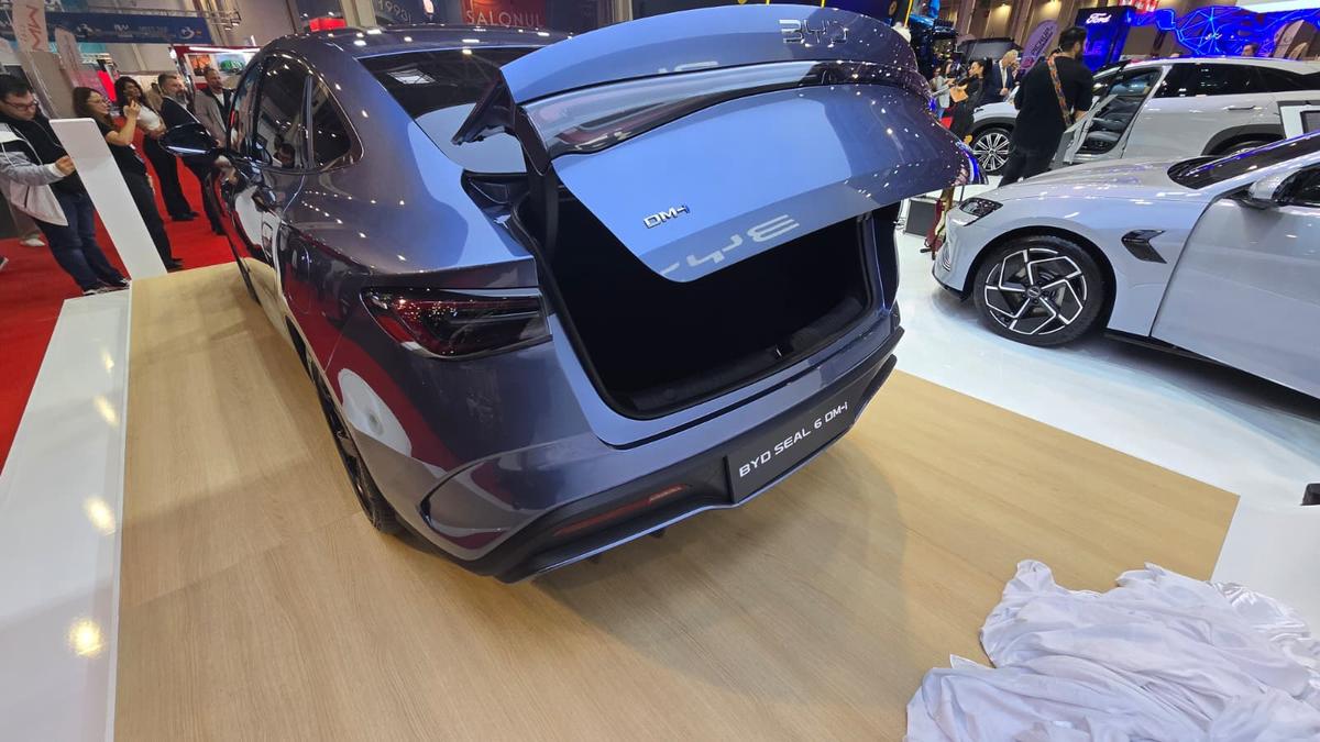 BYD SEAL 6 DM-i