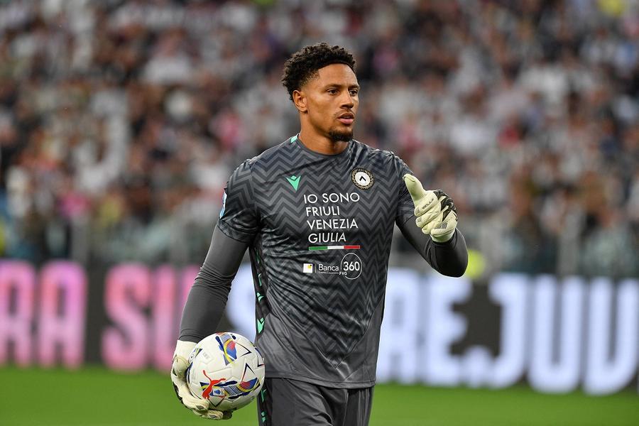 Maduka Okoye și Răzvan Sava vor lupta din nou pentru postul de portar la Udinese. Foto: Imago De la națională direct pe bancă? » Ce îl așteaptă pe Răzvan Sava după meciurile României