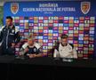 3 momente tensionate cu Mircea Lucescu în conferință » Cât pe ce să cadă, a vrut să încheie prematur, la final provocator: „Știți de ce fac asta?”