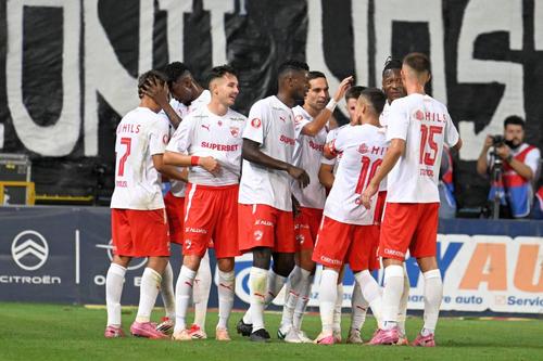 Dinamo își poate pierde două vedete la iarnă: ce soluții iau „câinii” în calcul // foto: Imago