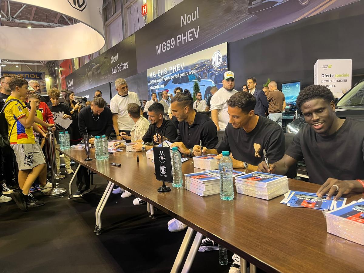 FCSB, în frunte cu Reghecampf, la Salonul Auto București » „Eu sunt cel mai bun șofer! Dacă luăm titlul...”