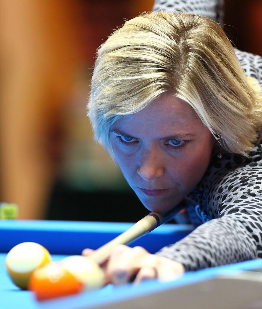 Allison Fischer, într-un joc de biliard, foto: Imago „Ducesa Nimicirii” se retrage la 58 de ani, după ce a fost diagnosticată cu Parkinson: „Nu părăsesc complet lumea sportului”