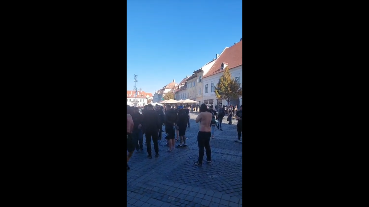 „Chemați întăriri!” » Incidente grave în Sibiu, în apropierea a două licee, înainte de Poli Timișoara - Steaua