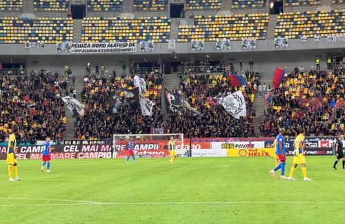 Fanii FCSB nu sunt de acord ca derby-ul cu Rapid să se joace luni // foto: Facebook