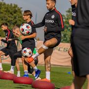 Denis Drăguș a revenit la antrenamentele FCSB-ului // FOTO: facebook.com/FCSBOfficial