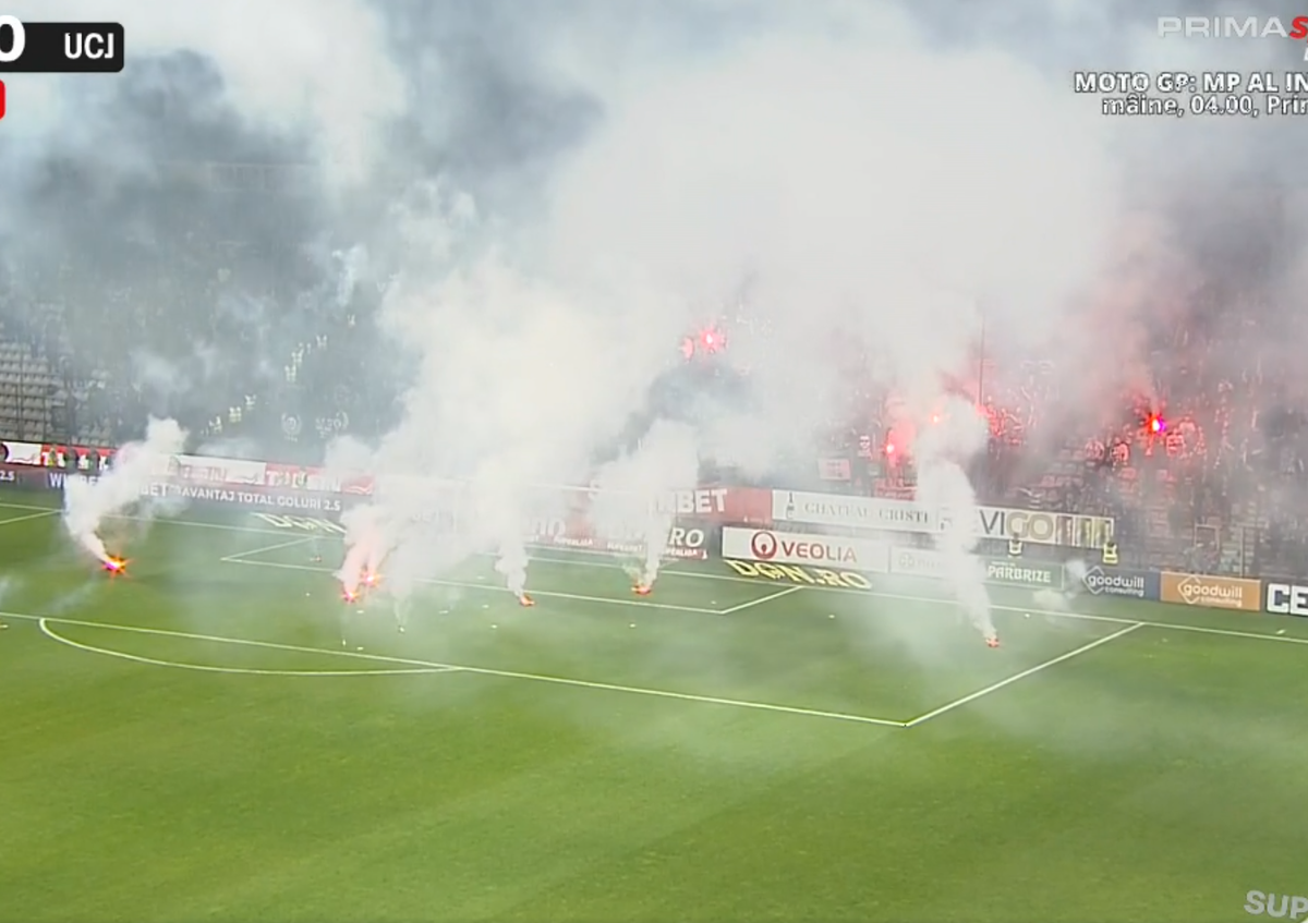 Torțe la CFR Cluj - U Cluj