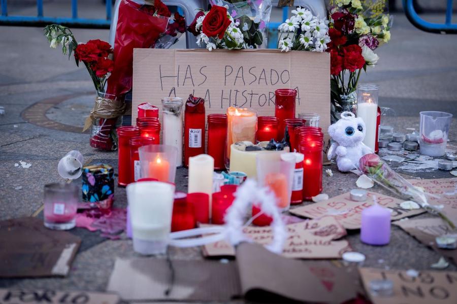 Omagiu pentru Maricarmen Abascal la Puerta del Sol, în cadrul unui protest care durează de zile întregi Foto: Imago Images Carlos Alcaraz, preocupat de viitoarele alegeri parlamentare din Spania: „Este foarte important să știu ce se întâmplă”