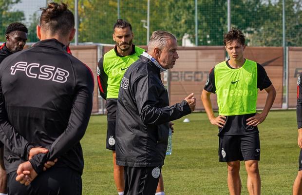 Dublul campion cu FCSB, despre ce se întâmplă în vestiarul roș-albaștrilor: „Reghecampf știe asta”
