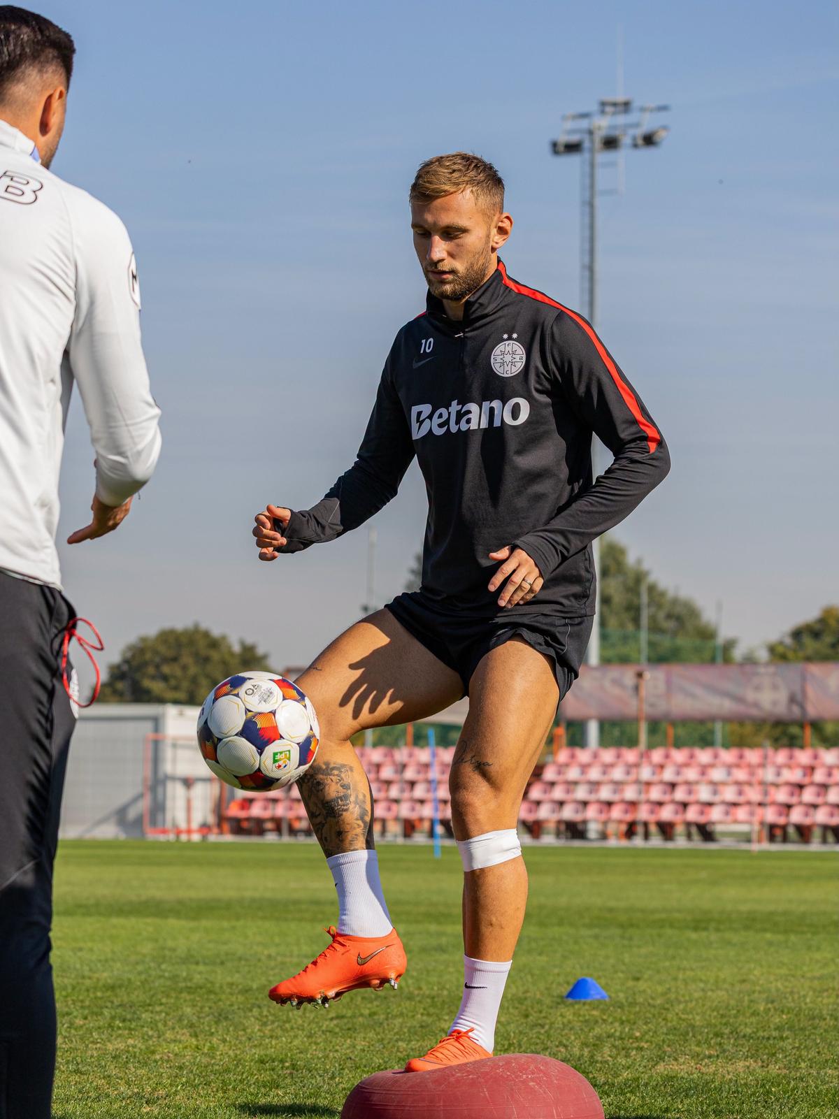 Denis Drăguș a revenit la antrenamente! » Ce plan are FCSB cu el și când ar putea juca din nou