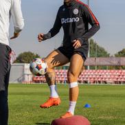 Denis Drăguș a revenit la antrenamentele FCSB-ului // FOTO: facebook.com/FCSBOfficial