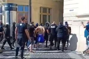 „Chemați întăriri!” » Incidente grave în Sibiu, în apropiere de două licee, înainte de Poli Timișoara - Steaua