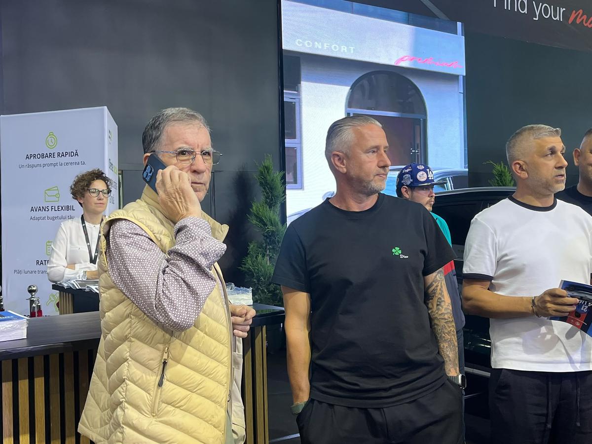 FCSB, în frunte cu Reghecampf, la Salonul Auto București » „Eu sunt cel mai bun șofer! Dacă luăm titlul...”