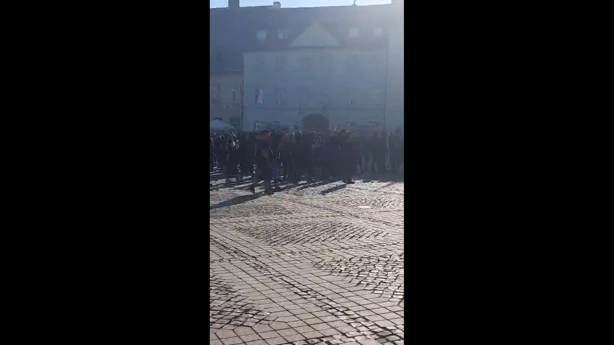 „Chemați întăriri!” » Incidente grave în Sibiu, în apropierea a două licee, înainte de Poli Timișoara - Steaua