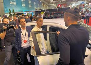FCSB, în frunte cu Reghecampf, la Salonul Auto București » „Eu sunt cel mai bun șofer! Dacă luăm titlul...”