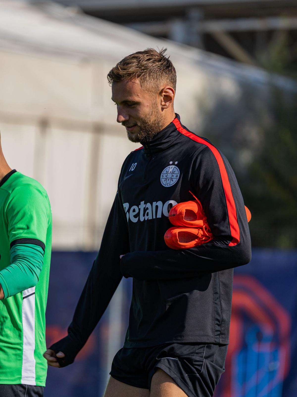 Denis Drăguș a revenit la antrenamente! » Ce plan are FCSB cu el și când ar putea juca din nou