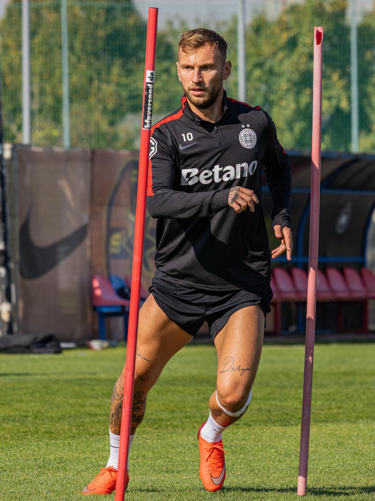 Denis Drăguș a revenit la antrenamente! » Ce plan are FCSB cu el și când ar putea juca din nou