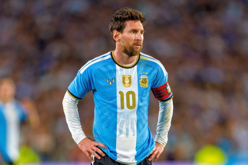 De ce nu poate Argentina să retragă tricoul cu numărul 10 purtat de Lionel Messi // foto: Imago