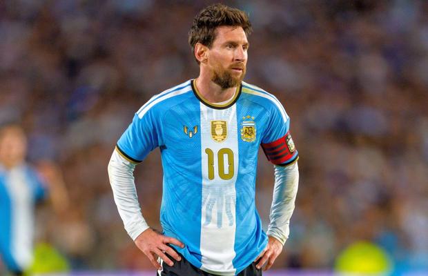 Messi își ia rămas bun cu o nouă versiune a unei fotografii emblematice