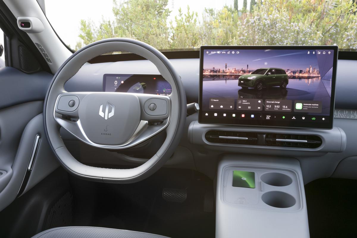 Surpriza chinezilor de la Salonul Auto București » Un nou model electric a intrat oficial pe piața din România