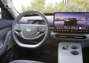 Surpriza chinezilor de la Salonul Auto București » Un nou model electric a intrat oficial pe piața din România
