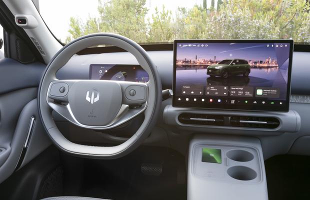Surpriza chinezilor de la Salonul Auto București » Un nou model electric a intrat oficial pe piața din România