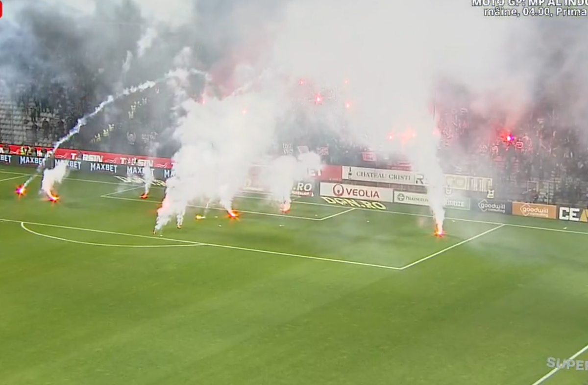 Torțe la CFR Cluj - U Cluj