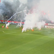 Torțe la CFR Cluj - U Cluj / FOTO: Captură TV @Prima Sport 1
