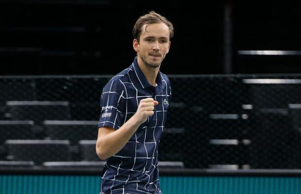 VIDEO Daniil Medvedev întoarce finala cu Zverev de la Paris și cucerește al treilea titlu de Masters 1000 din carieră