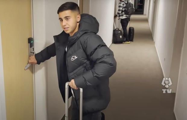 Cum a trăit Enes Sali prima zi în cantonamentul naționalei României: „Este o onoare să fiu aici”