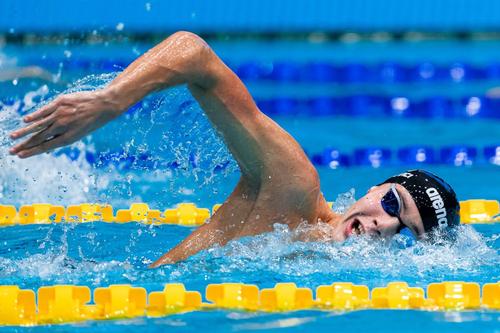 David Popovici înotând în bazinul de la Kazan (foto: Imago)