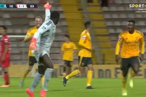 Samuel Soares a înscris un gol superb în liga secundă portugheză // foto: captură video Twitter