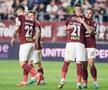 Junior Morais, primul din dreapta