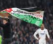 A intrat pe teren cu steagul Palestinei și a întrerupt meciul din Champions League: „Opriți uciderea copiilor din Gaza”