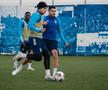 Juan Bauza, cu maiou galben, a intrat la jocul cu mingea alături de ceilalți coechipieri FOTO: FCU Craiova
