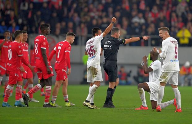 Verdictul specialistului după cea mai încinsă fază din Dinamo - CFR Cluj: „Am fost uimit de decizie”