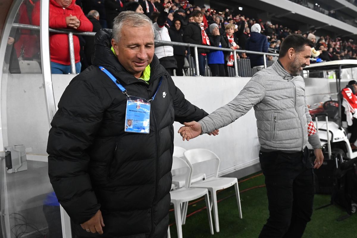 Dan Petrescu s-a ridicat supărat de la conferință, iritat de bannerul dinamoviștilor: „Nu sunt respectat! O problemă mare!”