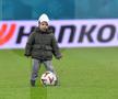 Florin Tănase și „comoara” Zian, pe gazon după victoria FCSB-ului / FOTO: Cristi Preda (GSP)