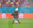 Florin Tănase și „comoara” Zian, pe gazon după victoria FCSB-ului / FOTO: Cristi Preda (GSP)