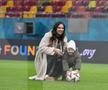 Florin Tănase și „comoara” Zian, pe gazon după victoria FCSB-ului / FOTO: Cristi Preda (GSP)