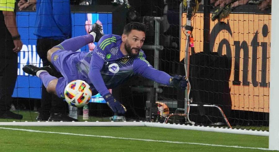 Hugo Lloris are 44 de meciuri în tricoul lui Los Angeles FC, cu 50 de goluri primite în competițiile din Statele Unite / Foto: Imago Echipa lui Drăgușin a sărbătorit o finală pierdută! Când s-a întâmplat și ce surpriză teribilă au avut The Spurs!