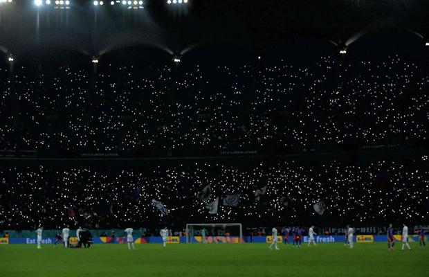 Pe teren și în tribune ca în vremurile bune! 3 momente speciale la FCSB - Midtjylland: reporterii GSP au surprins cadre de colecție la finalul meciului